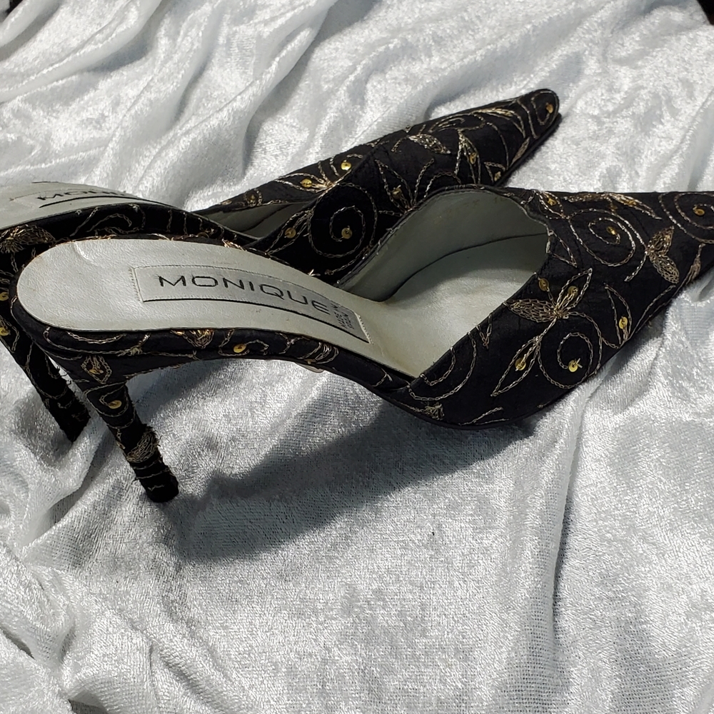 Heels - Picture 2 of 4